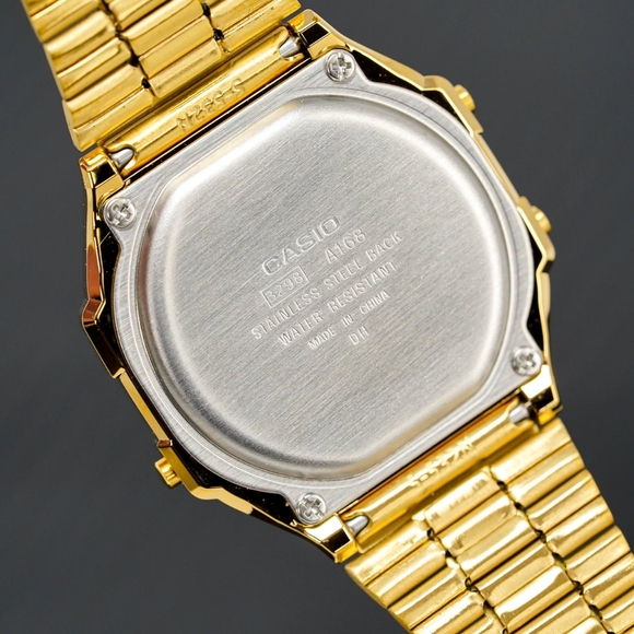 Classic Retro Casio Gold Digital Watch - Picture 3 of 3